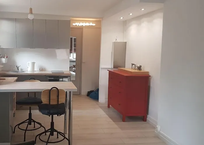 Bright And Warm Beachfront Lejlighed