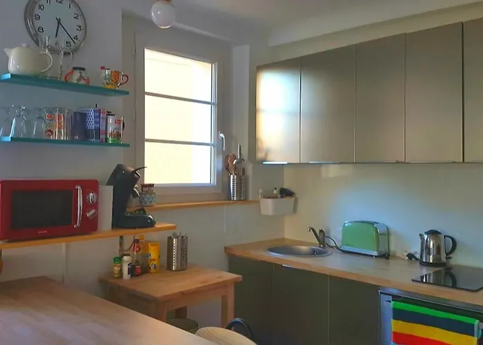 Bright And Warm Beachfront *